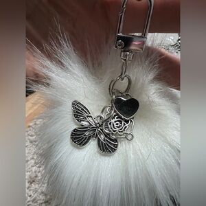 🚨 New White Fluffy faux fur Keychain with Butterfly Charm and hearts customized